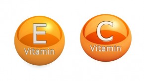 Cách uống vitamin C và E ngừa lão hóa, bật tone da 