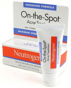 Kem hỗ trợ trị mụn Neutrogena On The Spot Acne Treatment