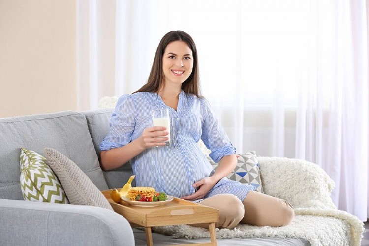 [TƯ VẤN] Nên uống sữa bầu vào tháng thứ mấy tốt cho thai nhi?